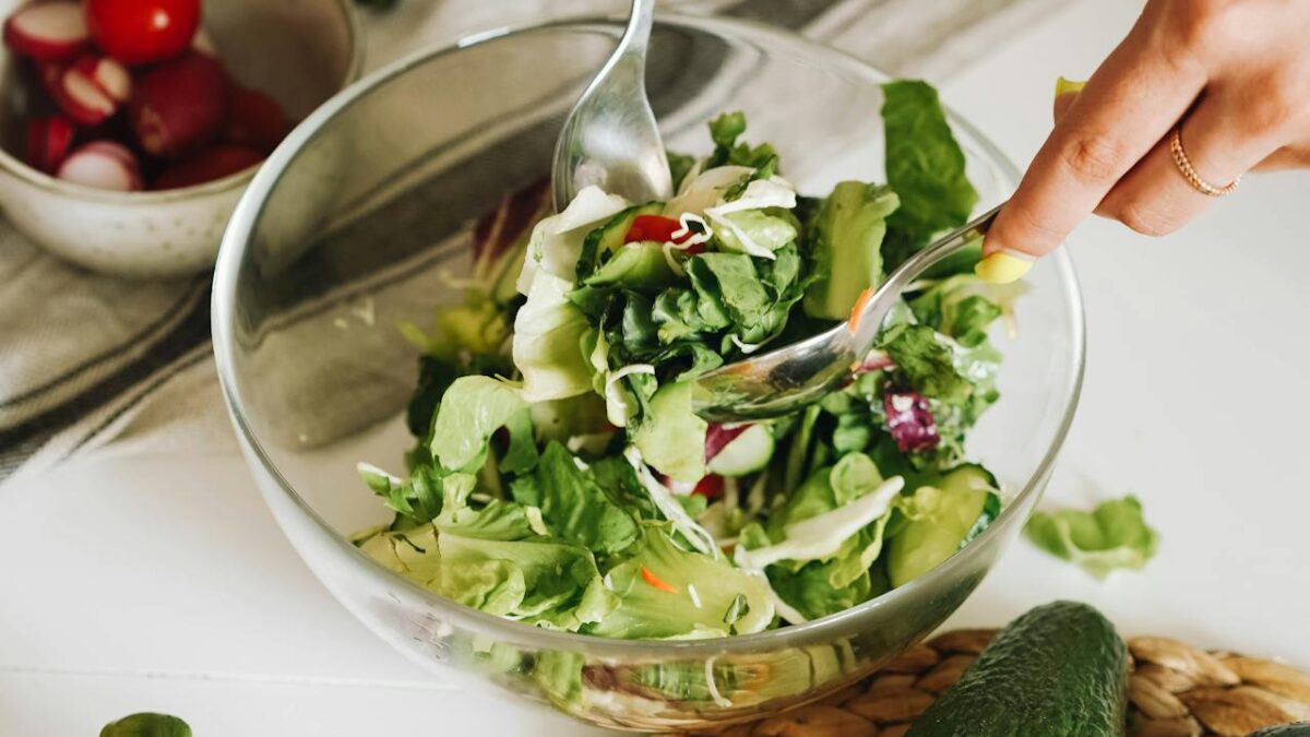 How to Start Eating Salads (Even If You Don’t Like Them)